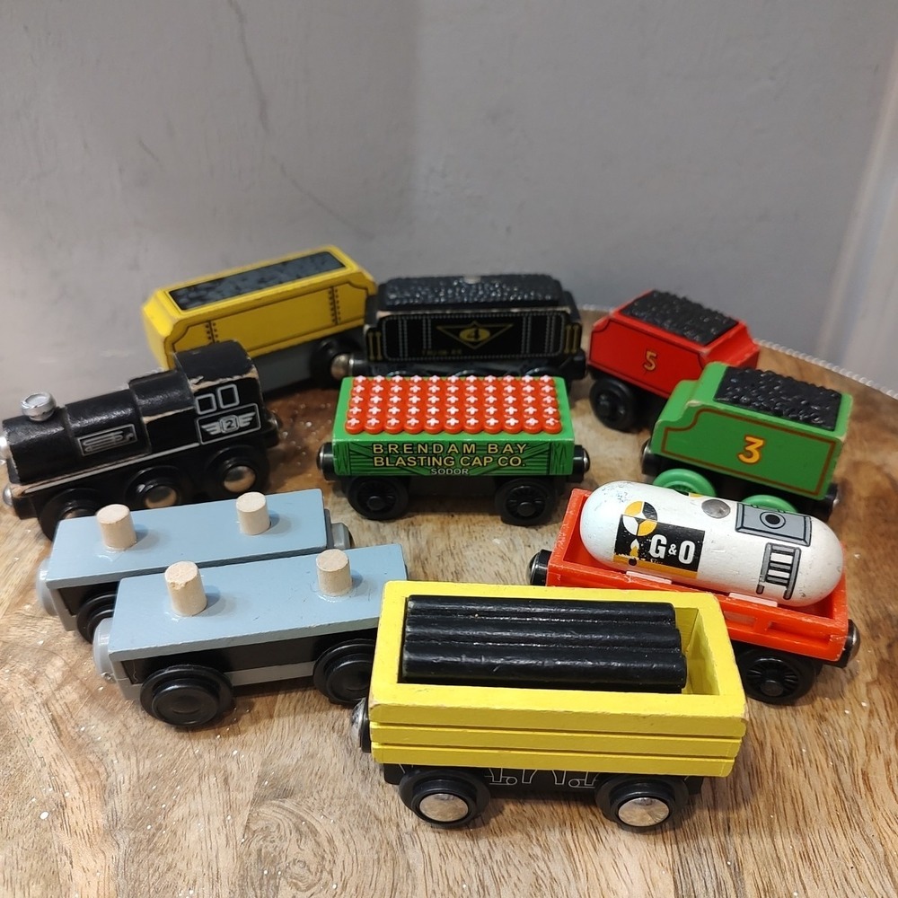 Thomas‎ Wooden Railway Tender Lot Gordon James Coal Cars Flatbeds Cargo Loads